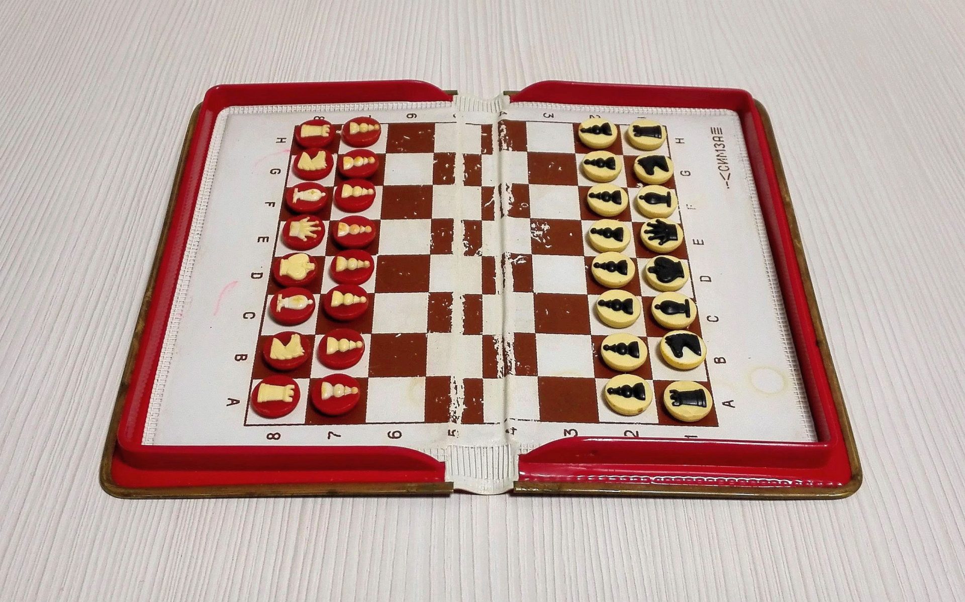 Vintage Soviet Pocket Magnetic Chess. Russian Travel chess Simza 5 Vintage Soviet Pocket Magnetic Chess. Russian Travel chess Simza - Image 5