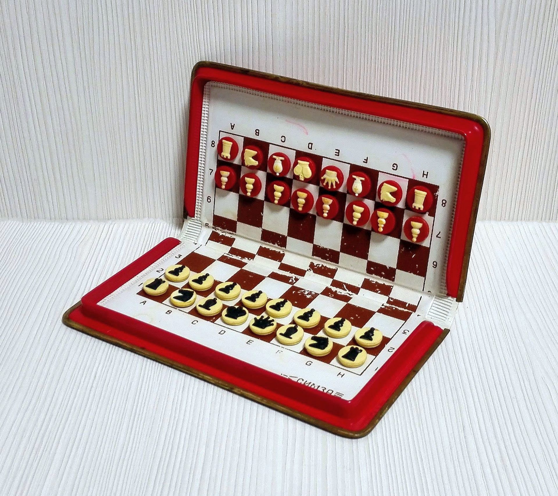 Vintage Soviet Pocket Magnetic Chess. Russian Travel chess Simza 3 Vintage Soviet Pocket Magnetic Chess. Russian Travel chess Simza - Image 3