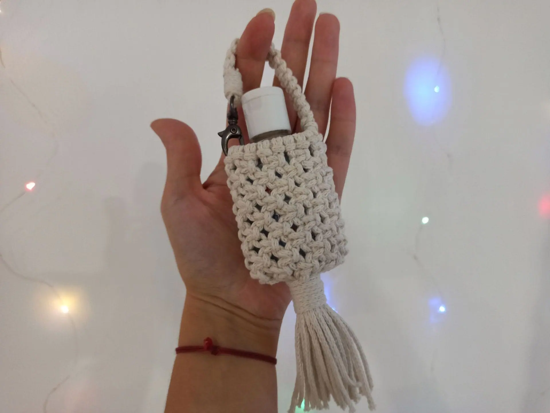 Macrame pattern PDF hand sanitizer holder - simple macrame pattern tutorial 3 Macrame pattern PDF hand sanitizer holder - simple macrame pattern tutorial - Image 3