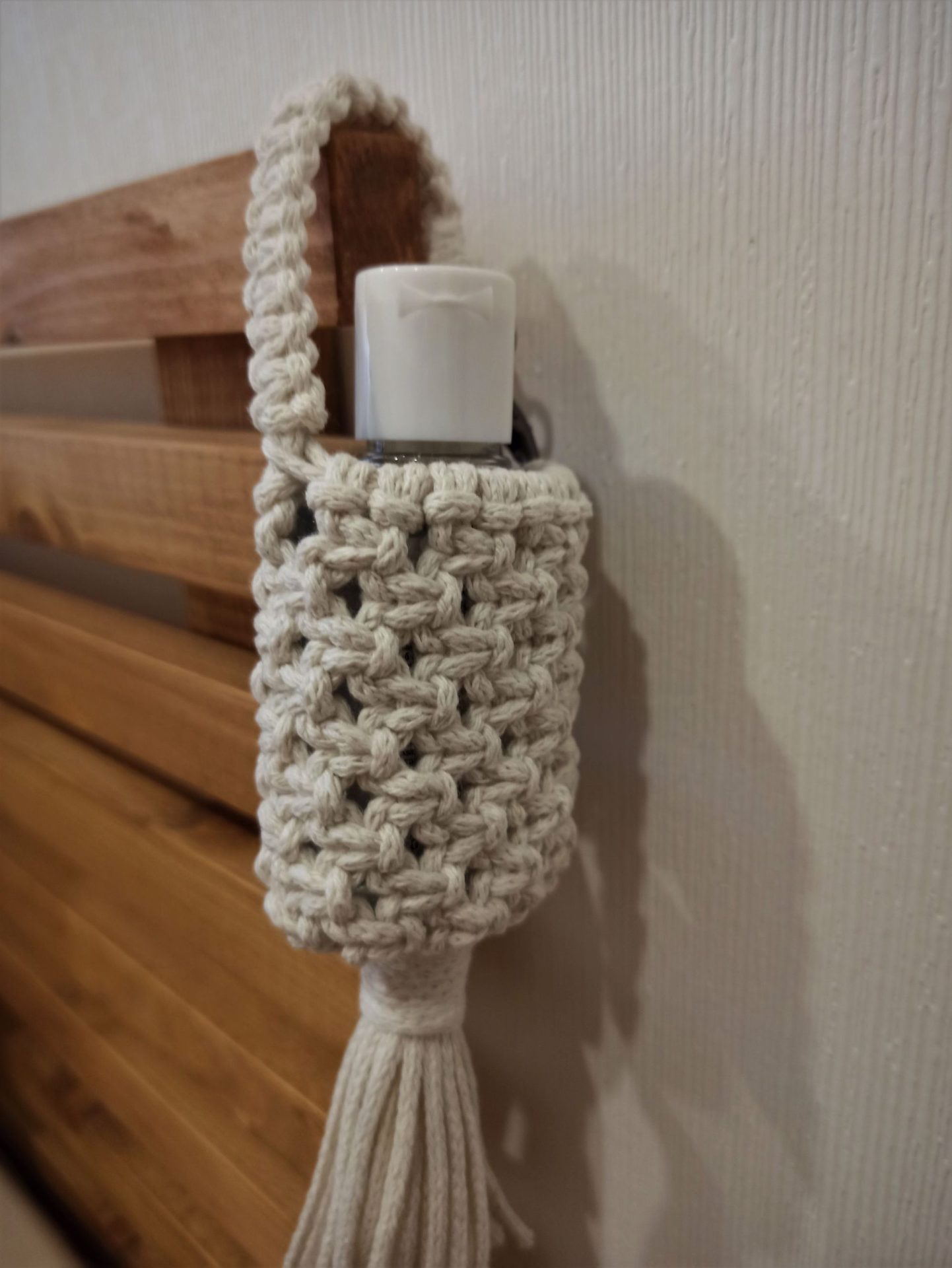 Macrame pattern PDF hand sanitizer holder - simple macrame pattern tutorial 4 Macrame pattern PDF hand sanitizer holder - simple macrame pattern tutorial - Image 4