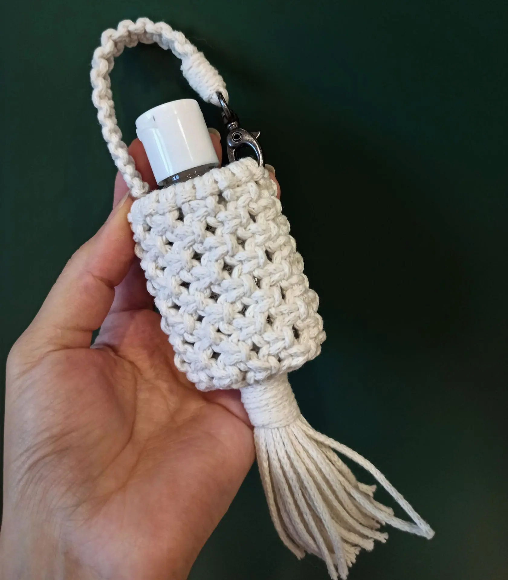 Macrame pattern PDF hand sanitizer holder - simple macrame pattern tutorial 5 Macrame pattern PDF hand sanitizer holder - simple macrame pattern tutorial - Image 5