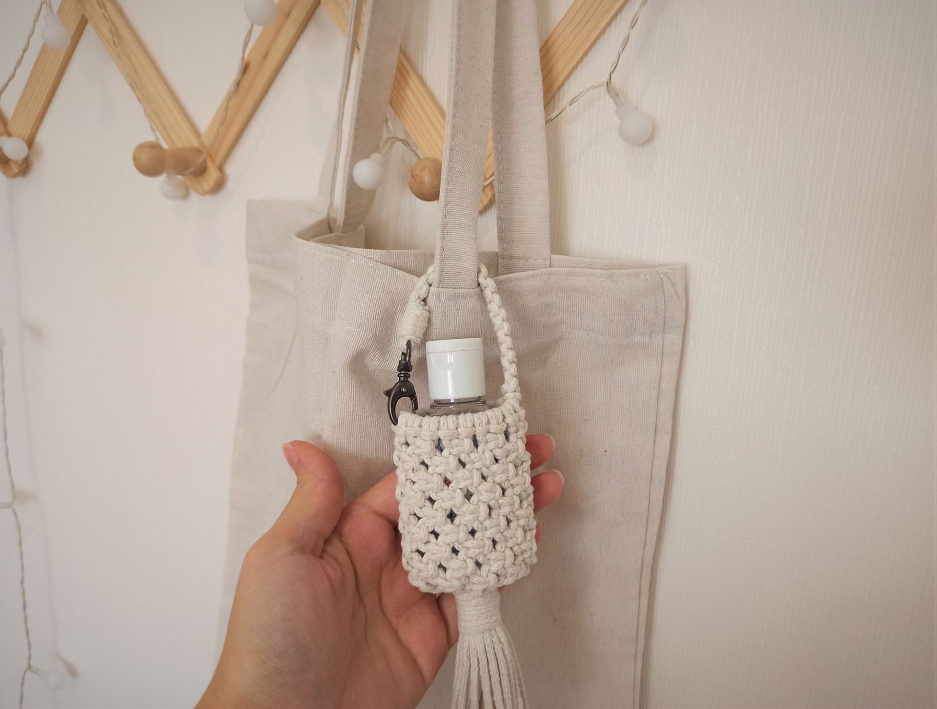 Macrame pattern PDF hand sanitizer holder - simple macrame pattern tutorial 9 Macrame pattern PDF hand sanitizer holder - simple macrame pattern tutorial - Image 9