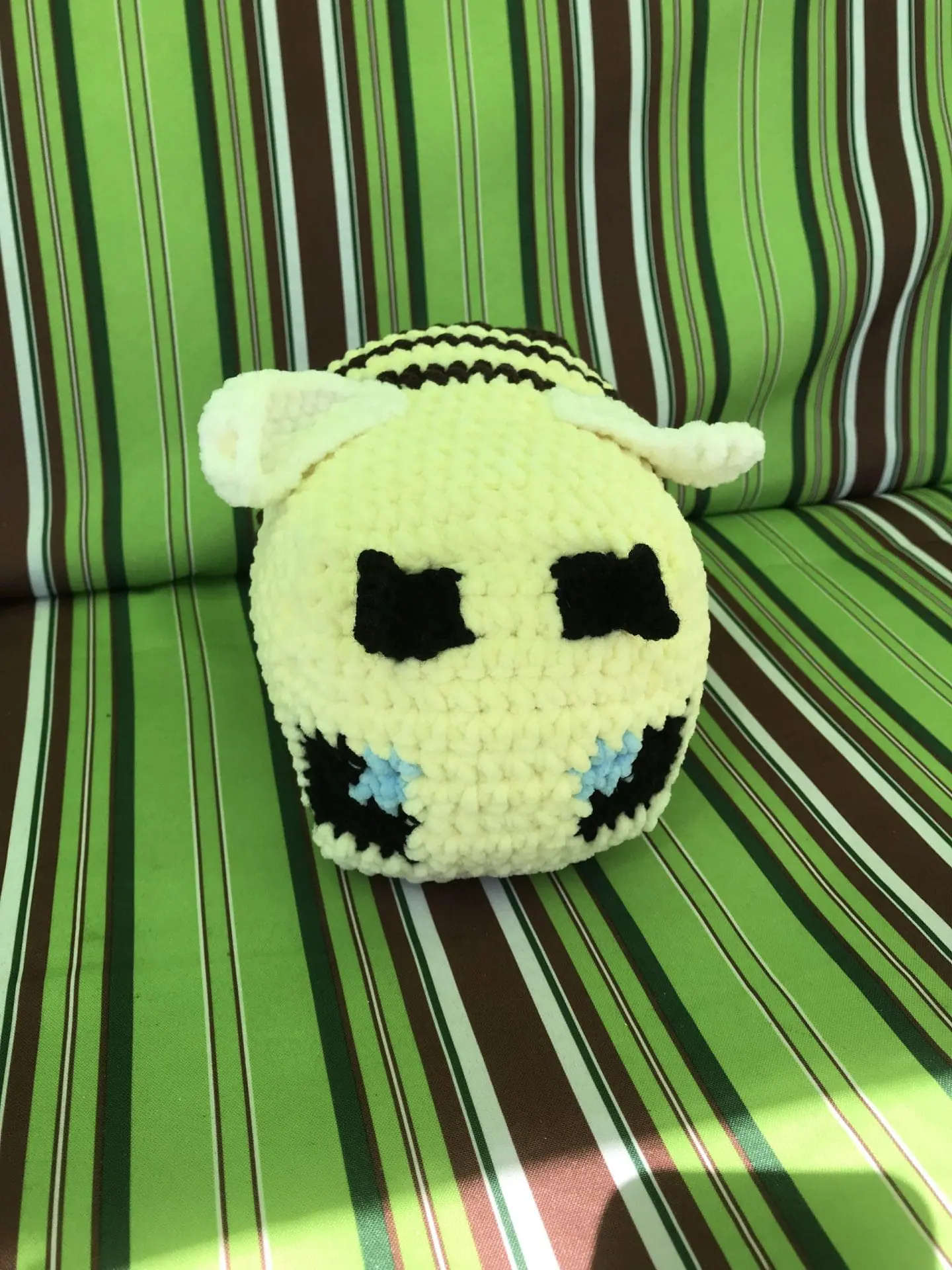 Plush Bee pillow mini Crochet pattern PDF 6 pillow bee