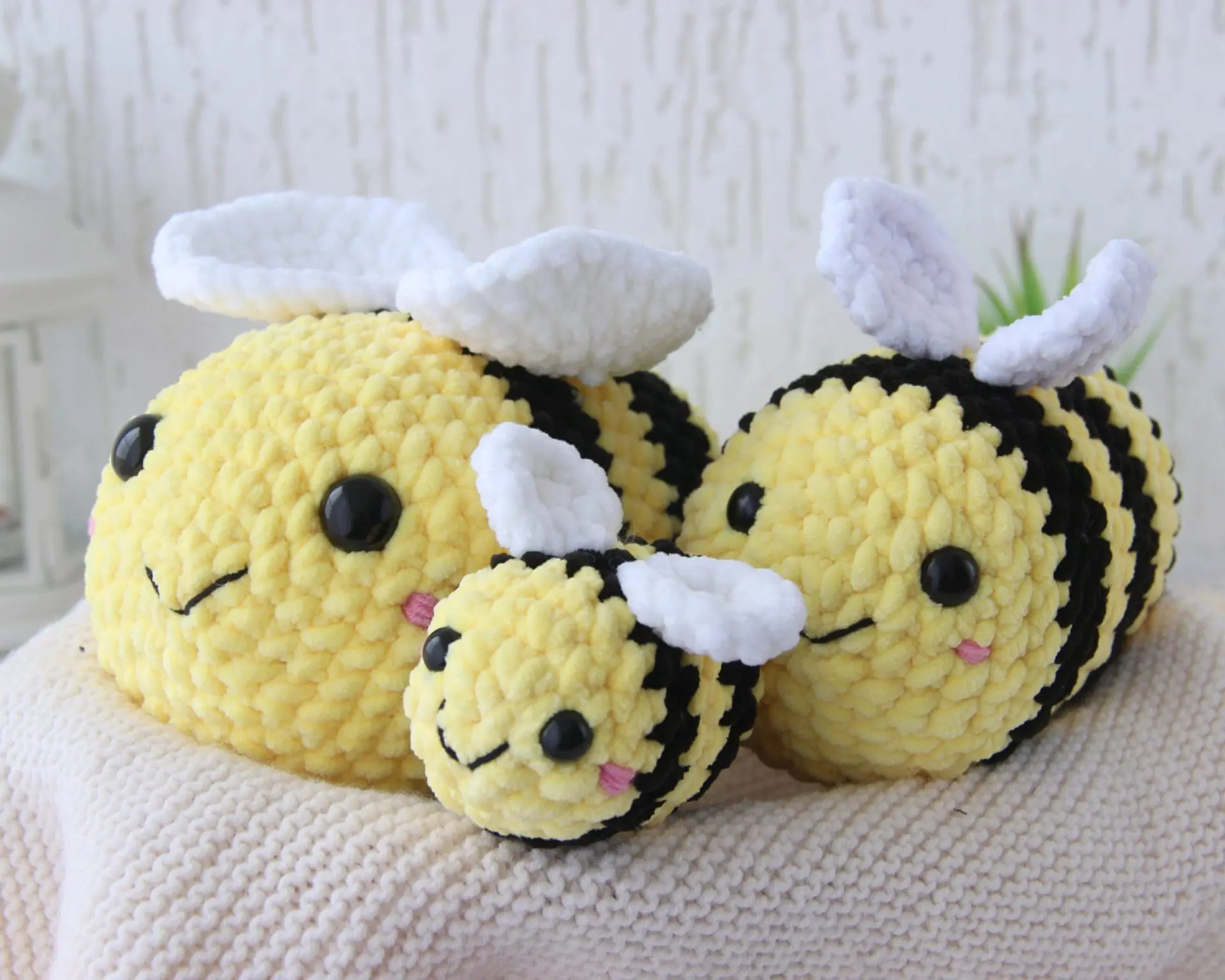 Crochet bee decor amigurumi Pattern - Bumble bee 5 Crochet bee decor amigurumi Pattern - Bumble bee - Image 5