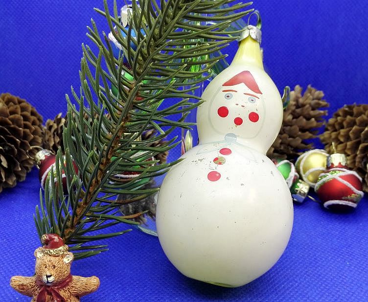 Soviet Antique Christmas Toy Snowman Snow Maiden. Big Glass Toy 5 Soviet Antique Christmas Toy Snowman Snow Maiden. Big Glass Toy - Image 5