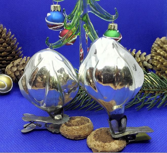 Soviet Antique Christmas tree toys Flower Buds. Glass Xmas toys 3 Soviet Antique Christmas tree toys Flower Buds. Glass Xmas toys - Image 3