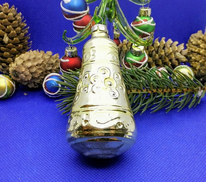 Soviet Vintage Glass Christmas tree toy Big Bell.Antique Xmas toy 7 Soviet Vintage Glass Christmas tree toy Big Bell.Antique Xmas toy - Image 7