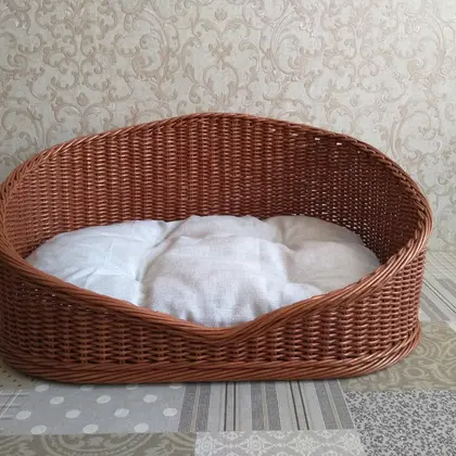 Large oval pet bed with free pillow