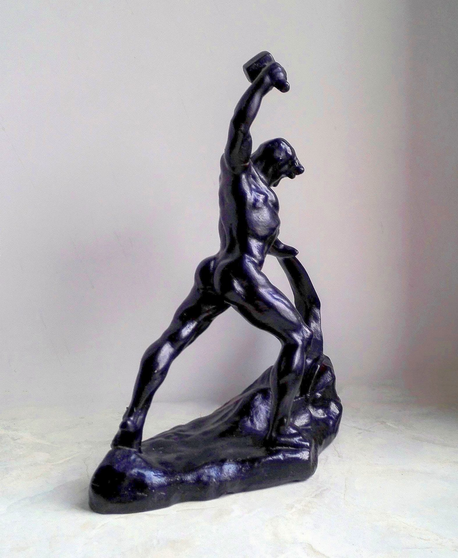 Antique Cast Iron Statuette Blacksmith.Worker. Cast iron figurine 4 Antique Cast Iron Statuette Blacksmith.Worker. Cast iron figurine - Image 4