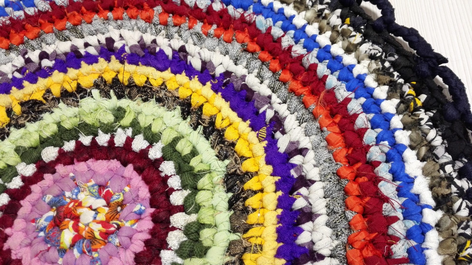 Handmade Round Rag Rug. Russian Country style. Rustic decor USSR 4 Handmade Round Rag Rug. Russian Country style. Rustic decor USSR - Image 4