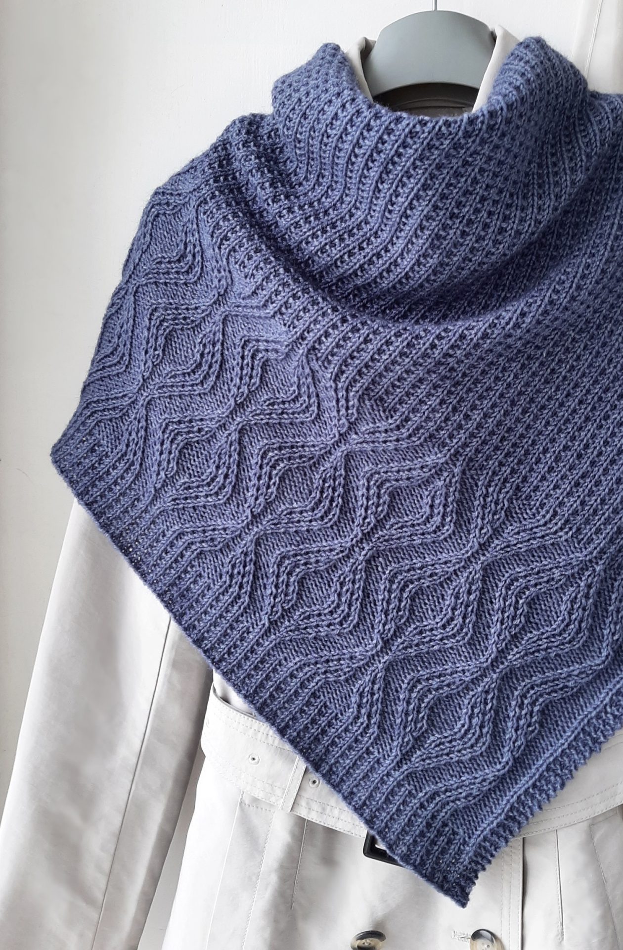 Cosy Asymmetrical Shawl Knitting Pattern Knit textured shawl 2 Asymmetrical triangle Shawl Knitting Pattern