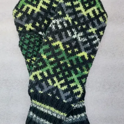 wool mittens green