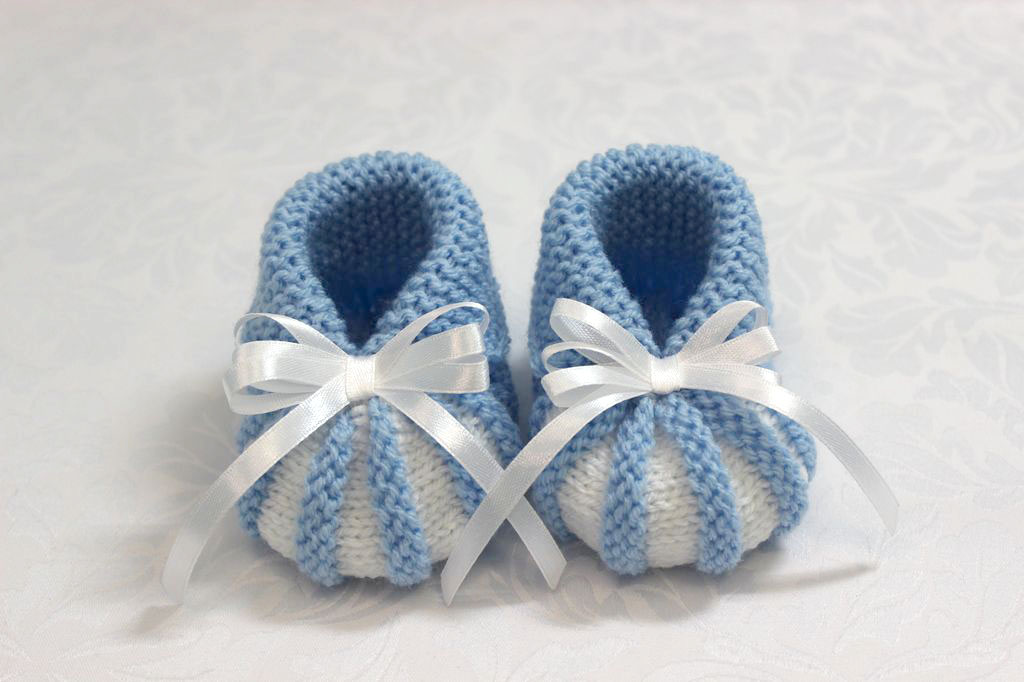 Baby booties knitting pattern 2 Baby booties knitting pattern - Image 2