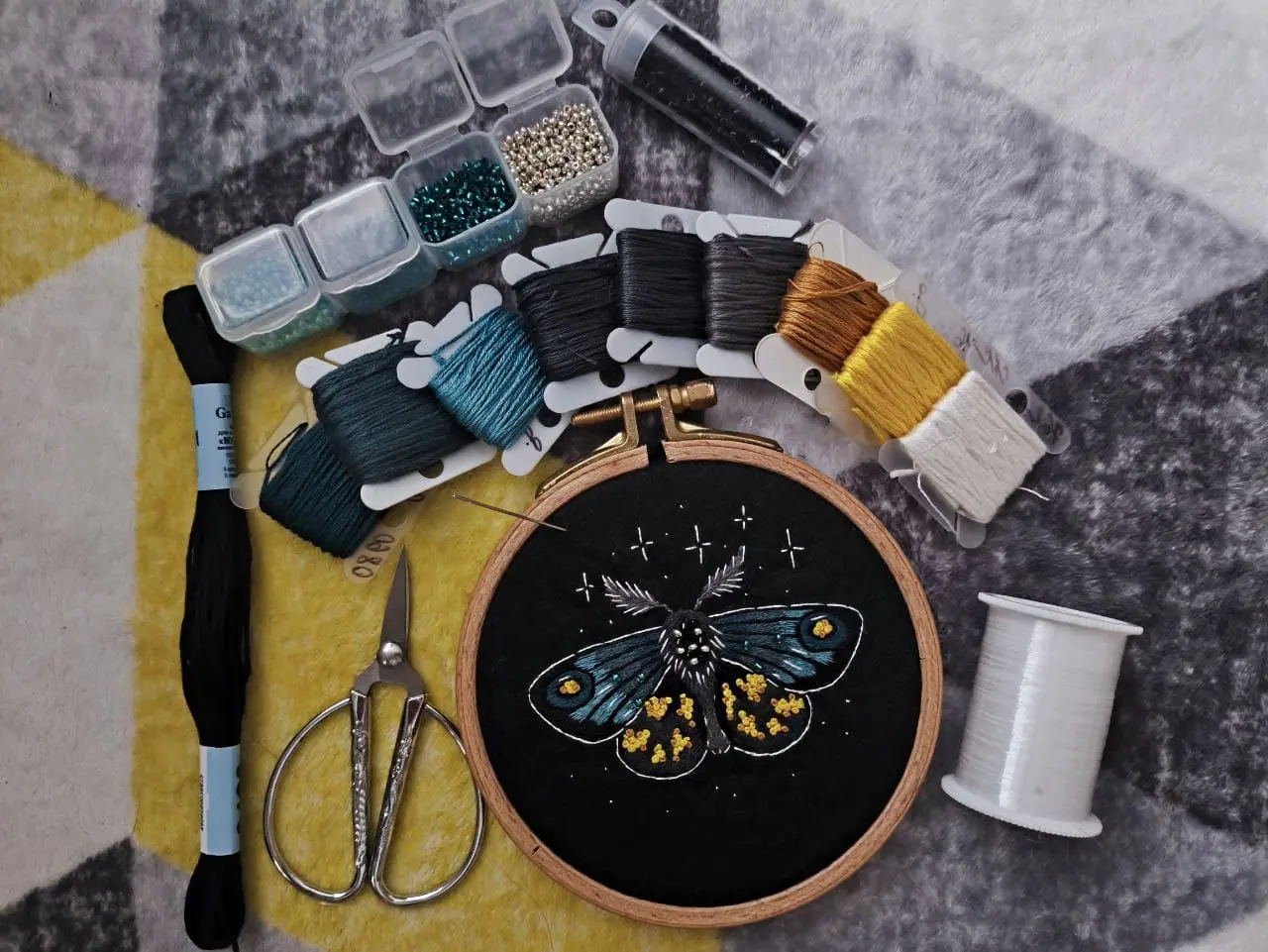 Embroidery tutorial "Moth and Stars" in PDF format 2 Step by step tutorials on moth embroidery