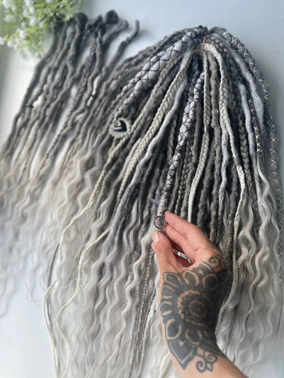 grey synthetic dreads de and se dreadlocks with curls 3 grey synthetic dreads de and se dreadlocks with curls - Image 3