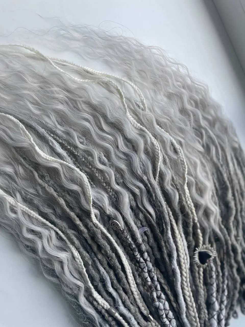 grey synthetic dreads de and se dreadlocks with curls 8 grey synthetic dreads de and se dreadlocks with curls - Image 8