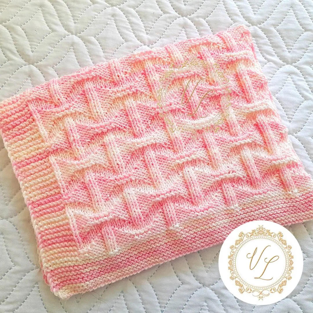 Step-by-Step Knitting Pattern Baby Blanket | V115 1 Step-by-Step Knitting Pattern Baby Blanket | V115