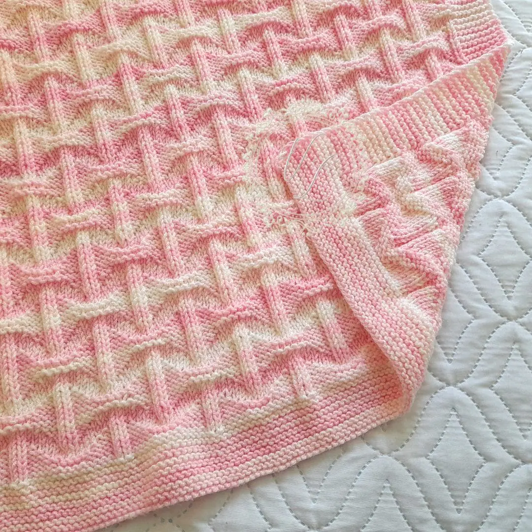 Step-by-Step Knitting Pattern Baby Blanket | V115 2 Step-by-Step Knitting Pattern Baby Blanket | V115 - Image 2