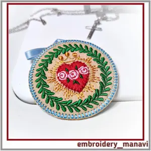 felt_medal_catholic_heart_ornament_in_the_hoop_embroidery_manavi