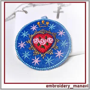 felt_medal_catholic_heart_crown_stars_devotional_scene_embroidery_manavi