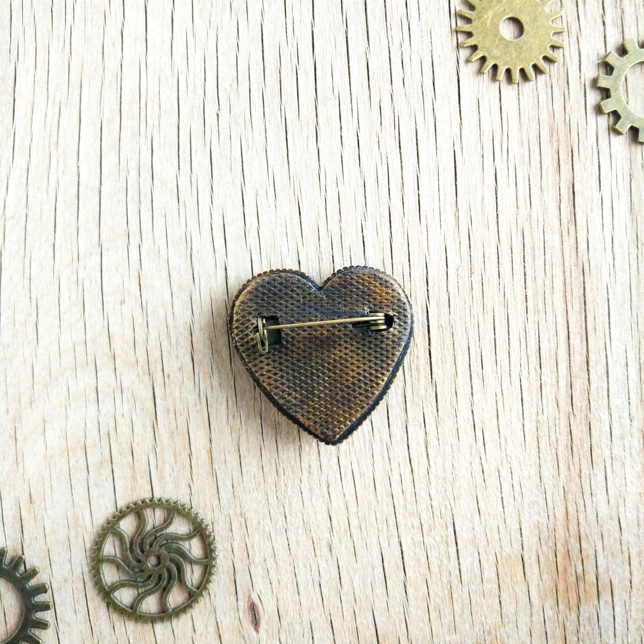 Steampunk Heart Brooch Pin Crealandia