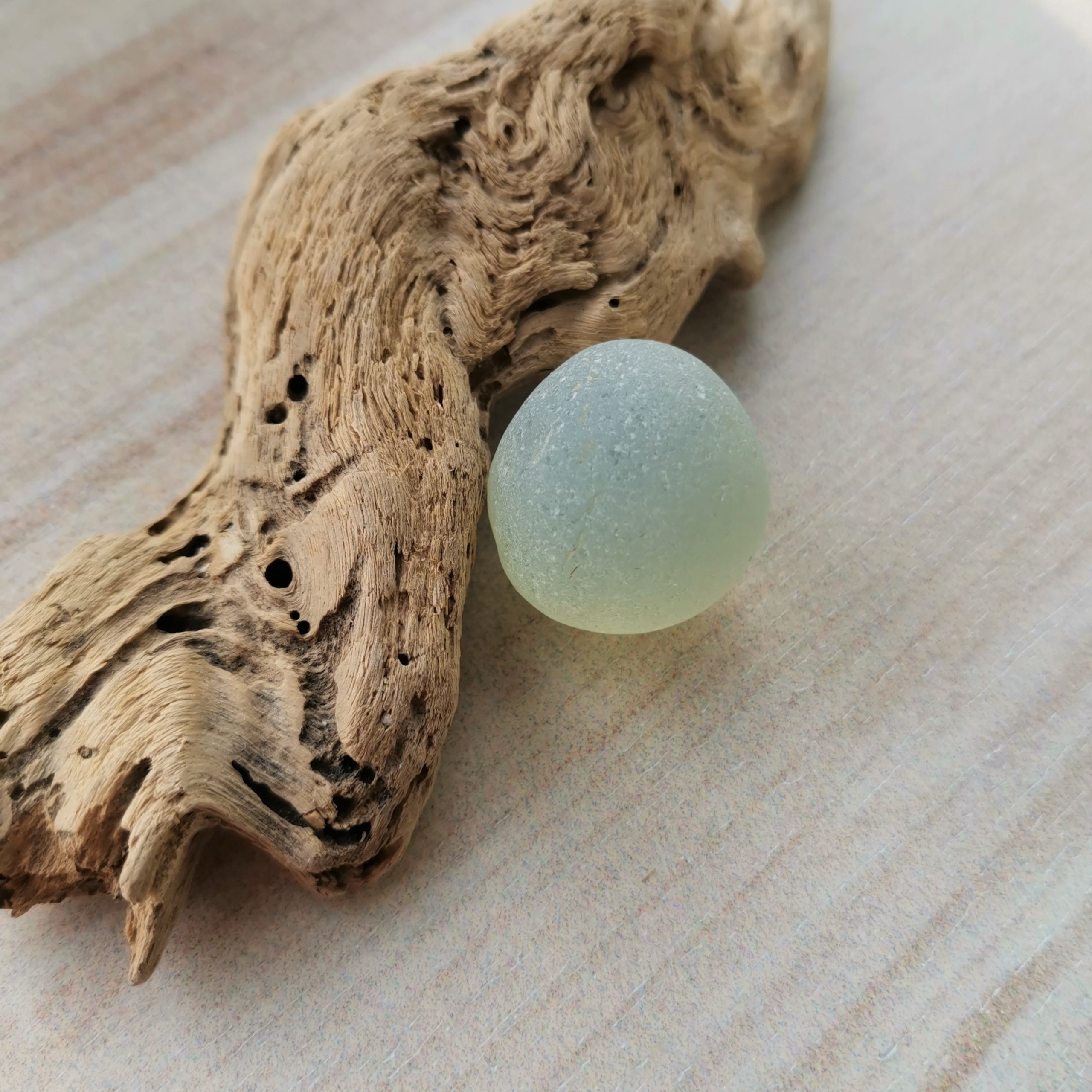 Opalescent sea glass marble OP7