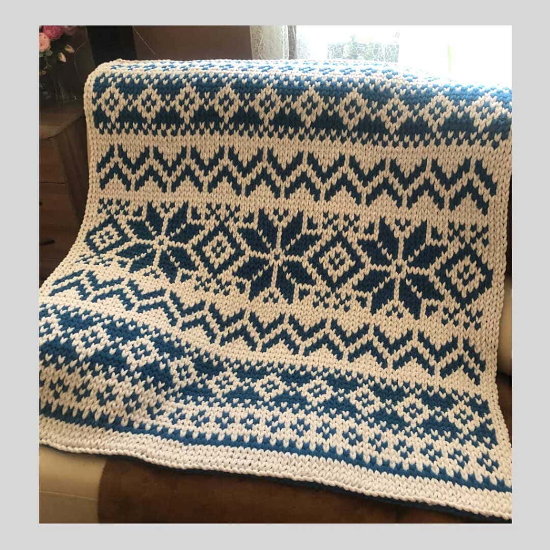 loop-yarn-scandinavian-blanket