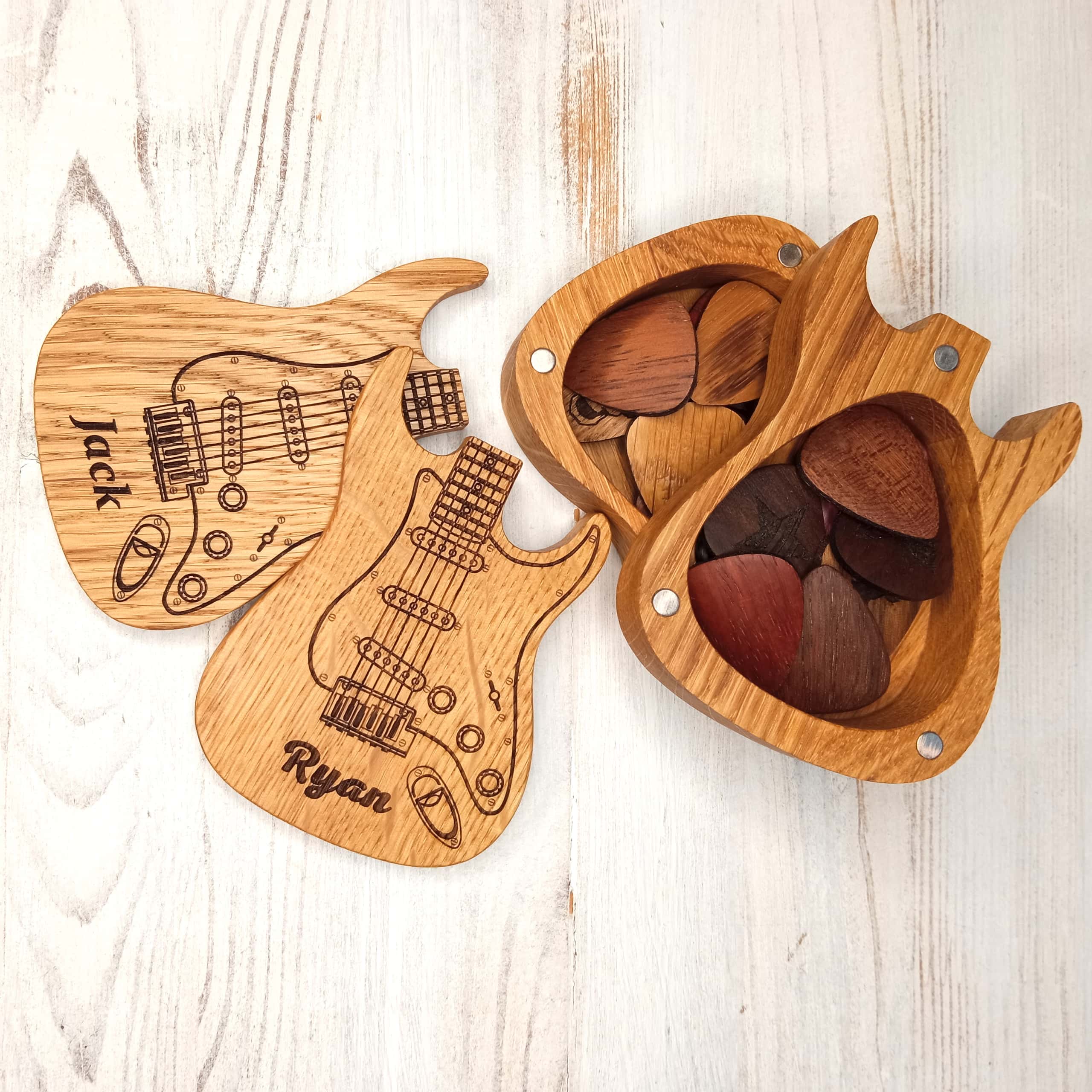Boîte à Médiators En Bois De Rose En Forme De Cœur - Accessoire Guitare Pratique Et Stylé
