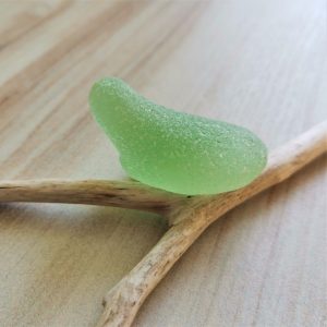 Spring green sea glass G44