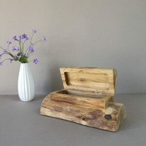 small-jewelry-box-storing-jewelry