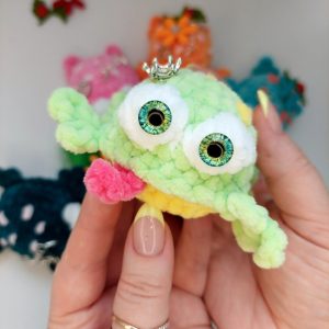 Amigurumi Crochet Pattern , knitted keychain Frog