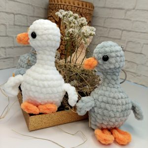 Amigurumi Crochet Pattern , knitted keychain Goose