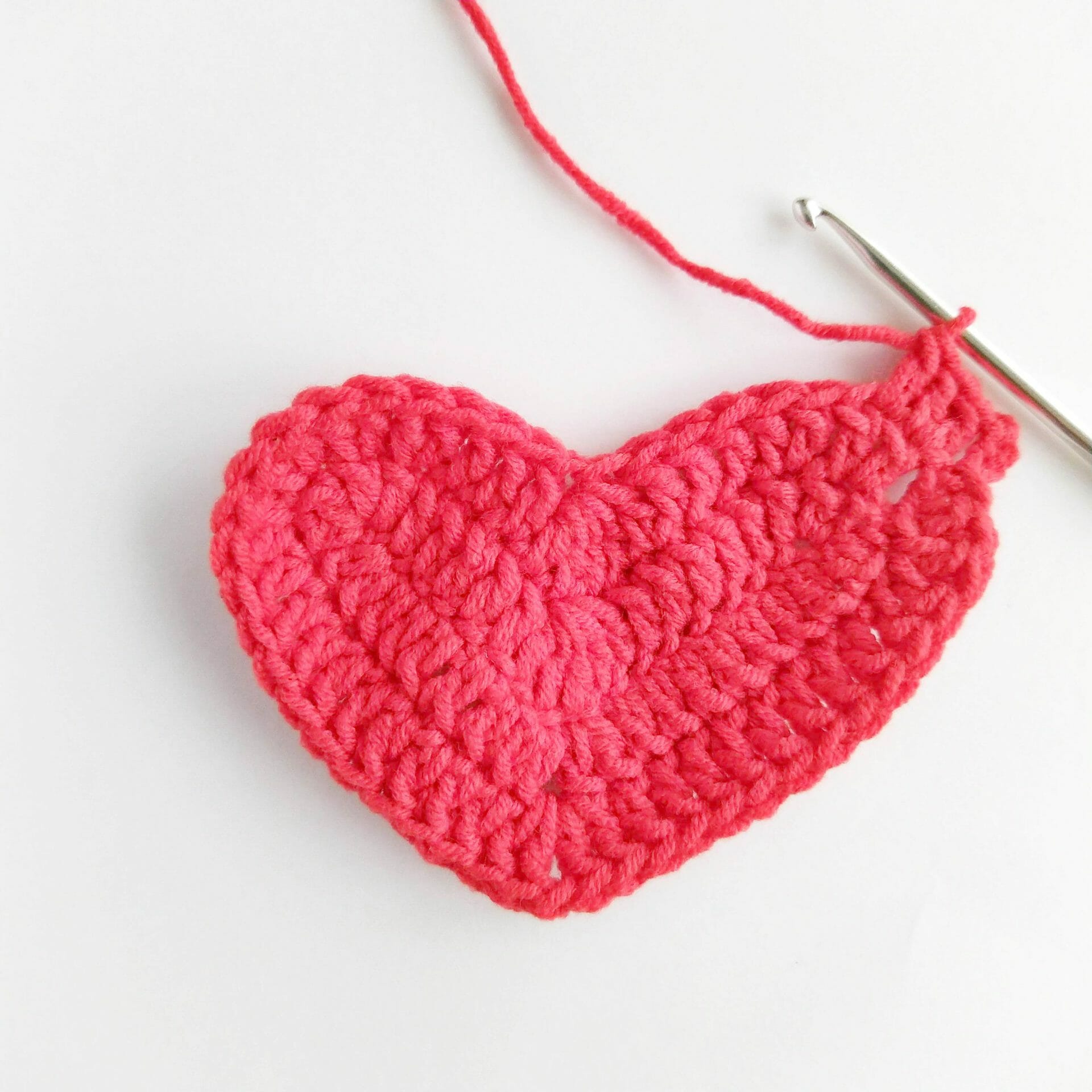 • Crochet heart coaster patterns for beginners • Listing includes: step by step instructions, photos of the process and diagram • Yarn: Sport, Baby, DK medium worsted (#2, #3) • Crochet hook: D/3 – E/4 (US) / 3 - 3.5 mm (EU) • Tutorial contains US and UK crocheting terms • Level: beginners