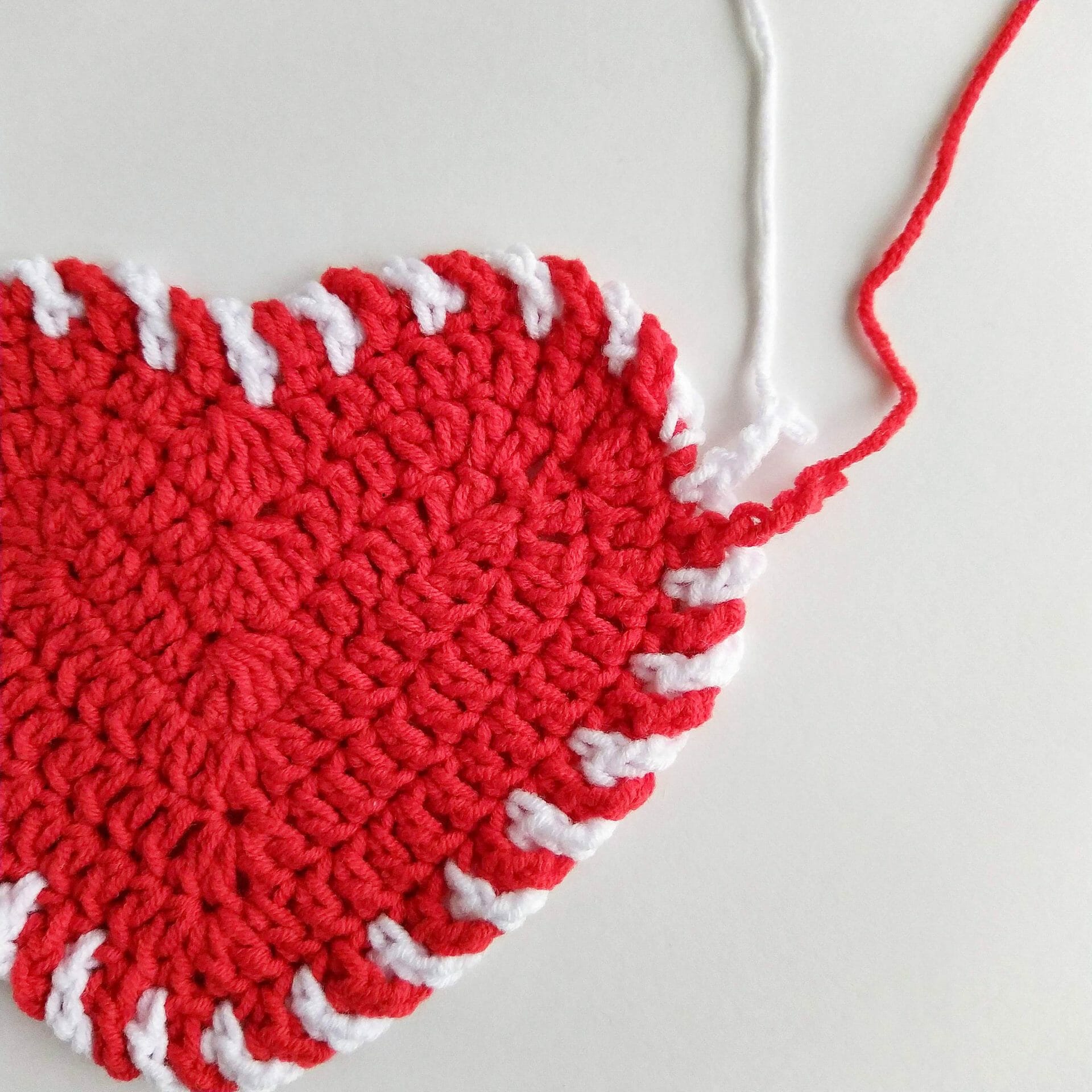 • Crochet heart coaster patterns for beginners • Listing includes: step by step instructions, photos of the process and diagram • Yarn: Sport, Baby, DK medium worsted (#2, #3) • Crochet hook: D/3 – E/4 (US) / 3 - 3.5 mm (EU) • Tutorial contains US and UK crocheting terms • Level: beginners