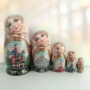 Russian Wooden Doll Matryoshka Moscow. Nesting Doll 5 pes.