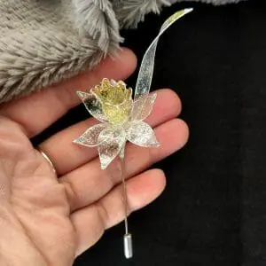 Narcissus transparent brooch