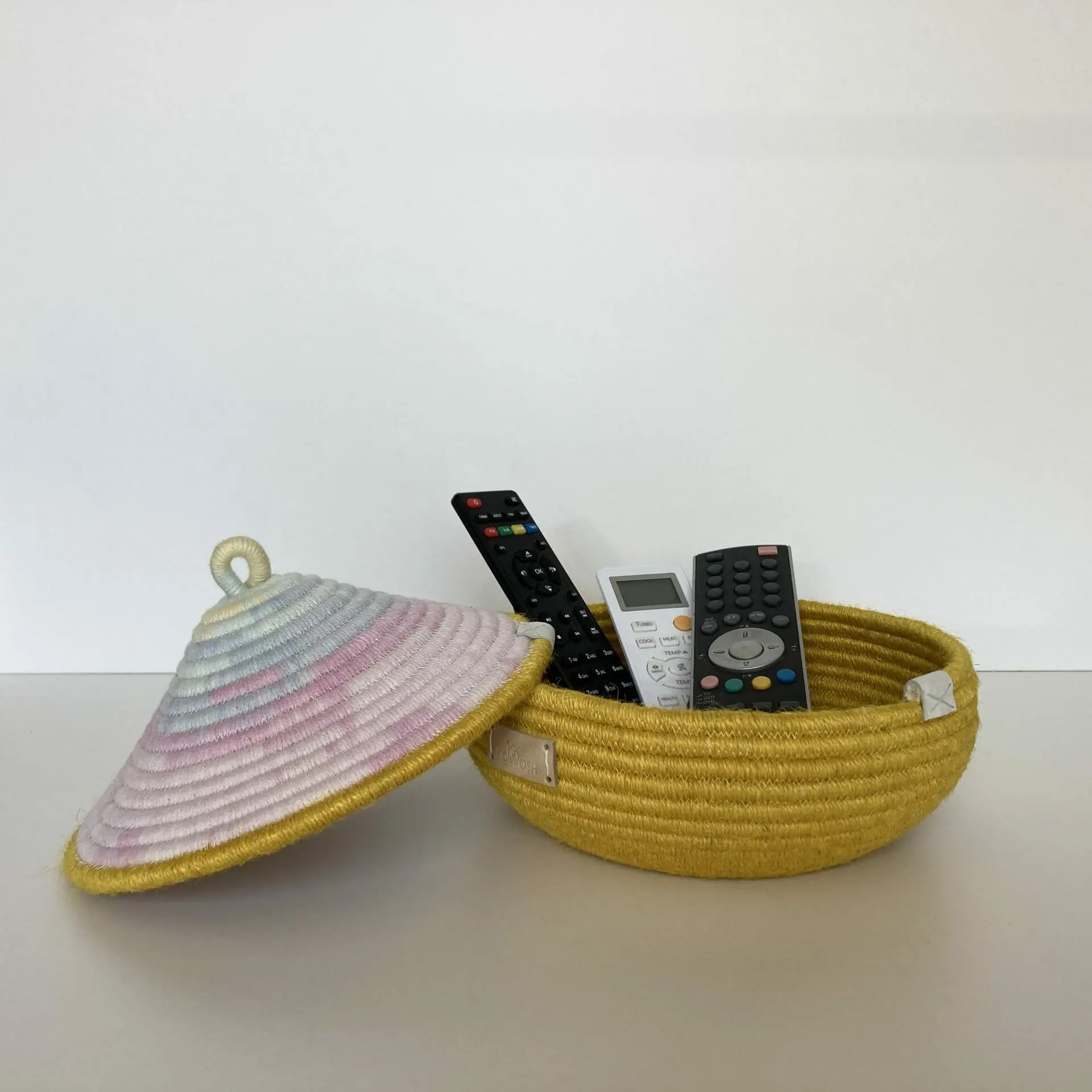 Yellow storage basket with lid 16 cm x 21 cm
