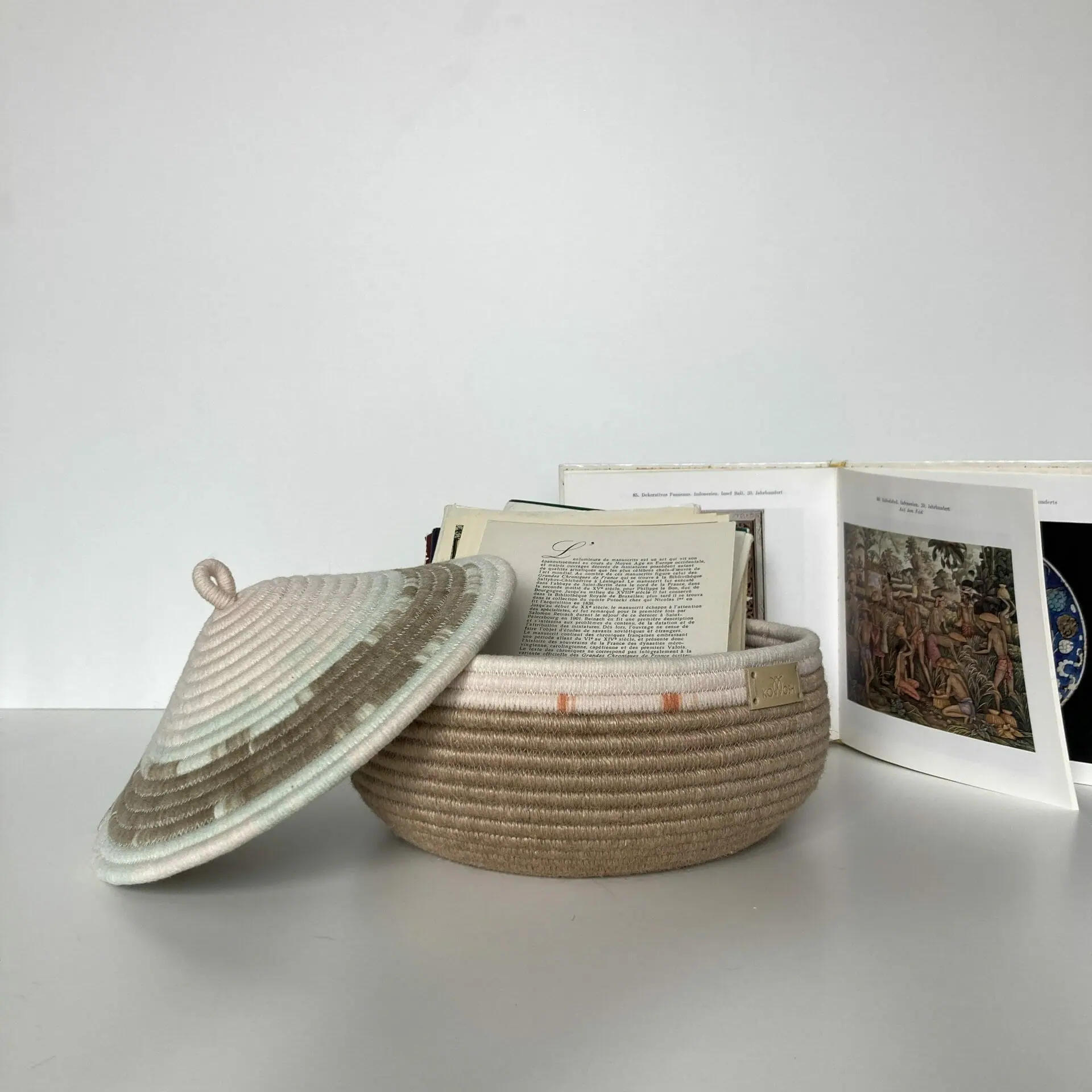 Jute Storage basket with lid 19 cm x 23 cm x 10 cm