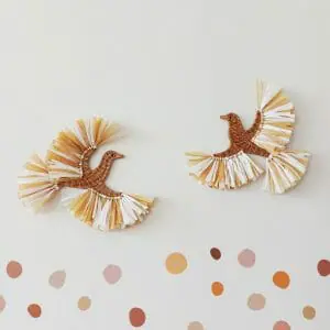 Hanging wall birds
