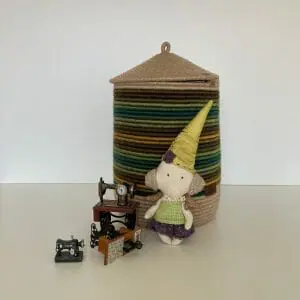 Handmade Marketplace 539 Green basket with lid 21 cm x 33 cm High storage basket