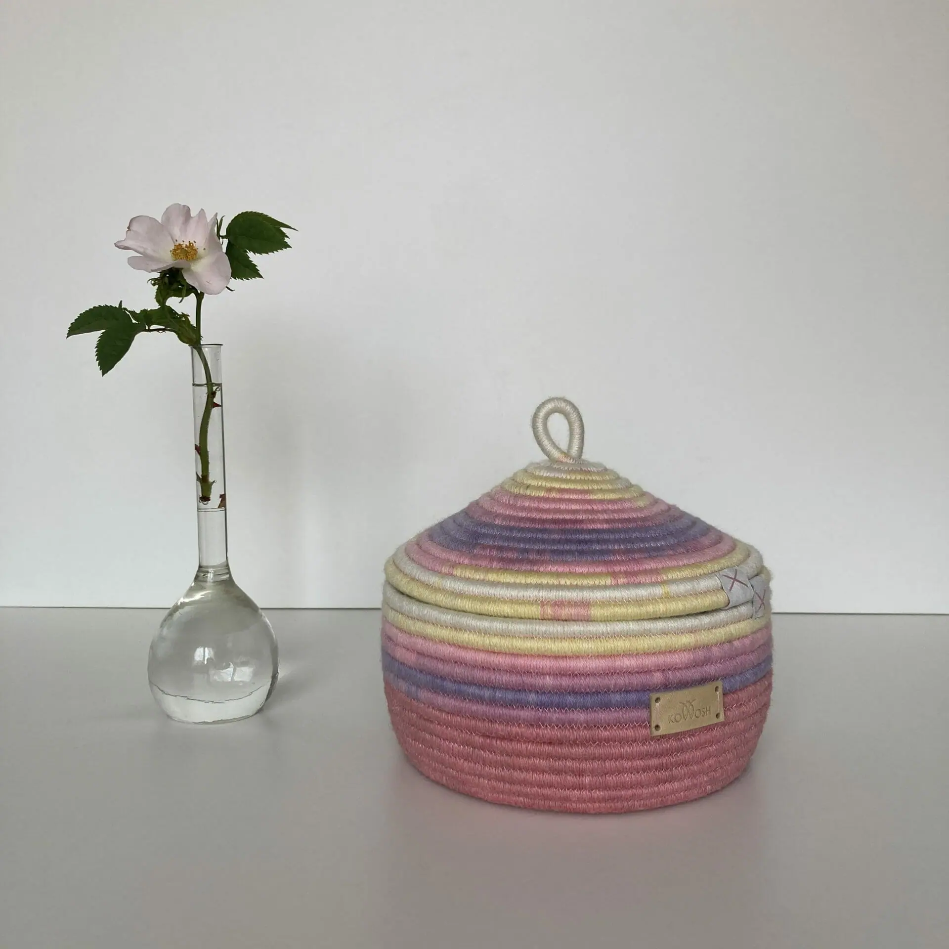 Pink storage basket with lid Jute basket 17 cm x 19 cm