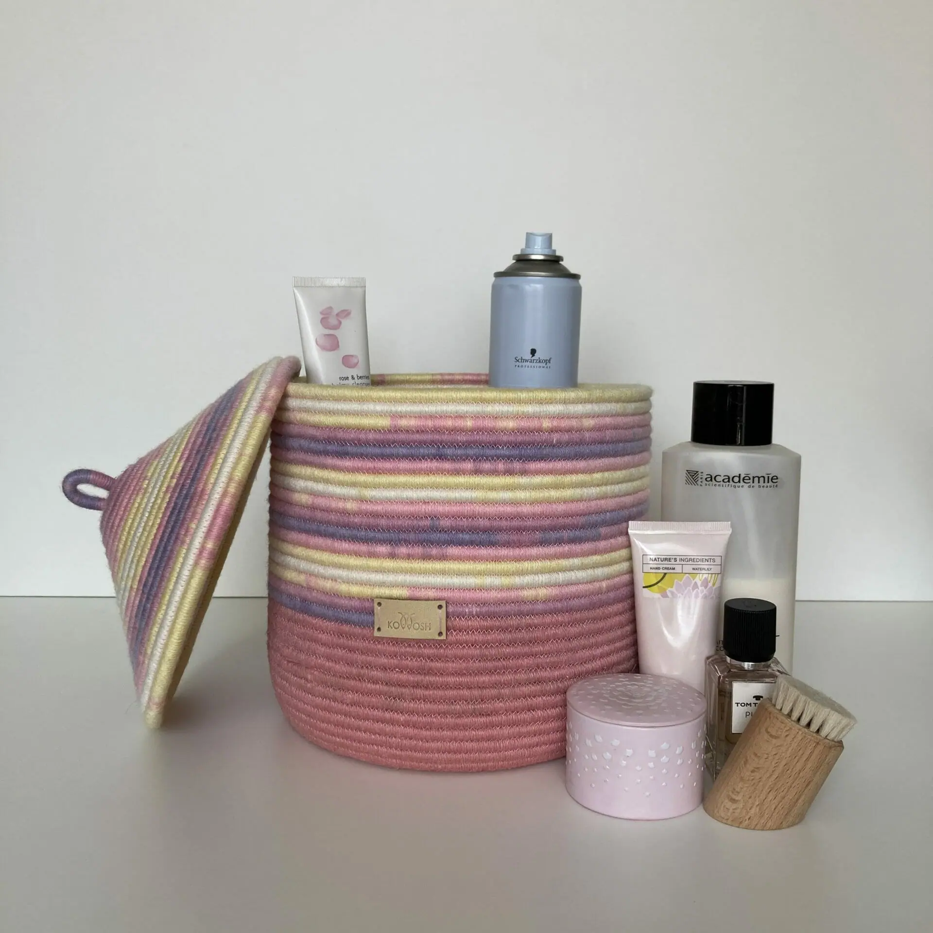 Pink storage basket with lid 29 cm x 22 cm