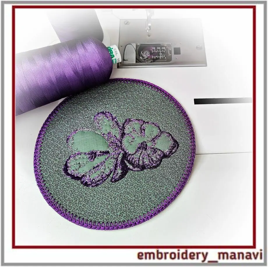 Embroidery napkin in the hoop flowers sfumato quilting