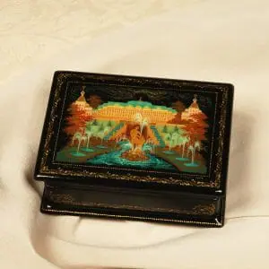 Peterhof lacquer box St Petersburg collectible Kholui