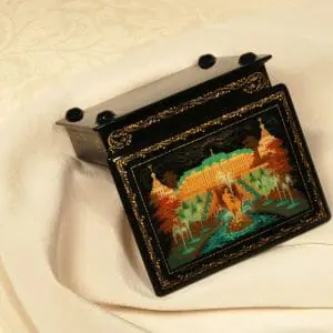 Peterhof lacquer box St Petersburg collectible Kholui