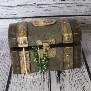 This chest with old-fashioned look is completely made of pine timber and eco-friendly materials.