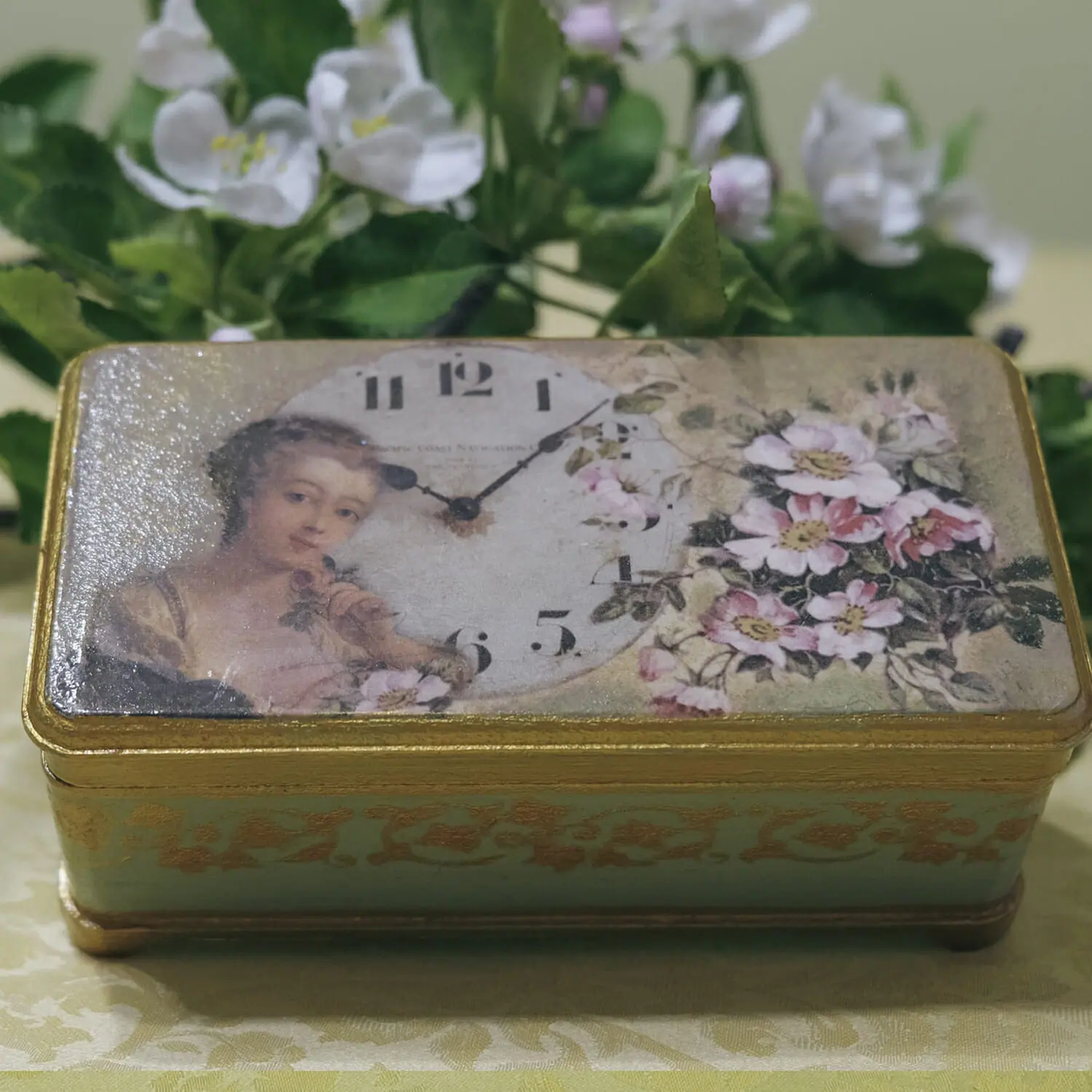 Victorian style jewelry box silk lined Wooden taro card box