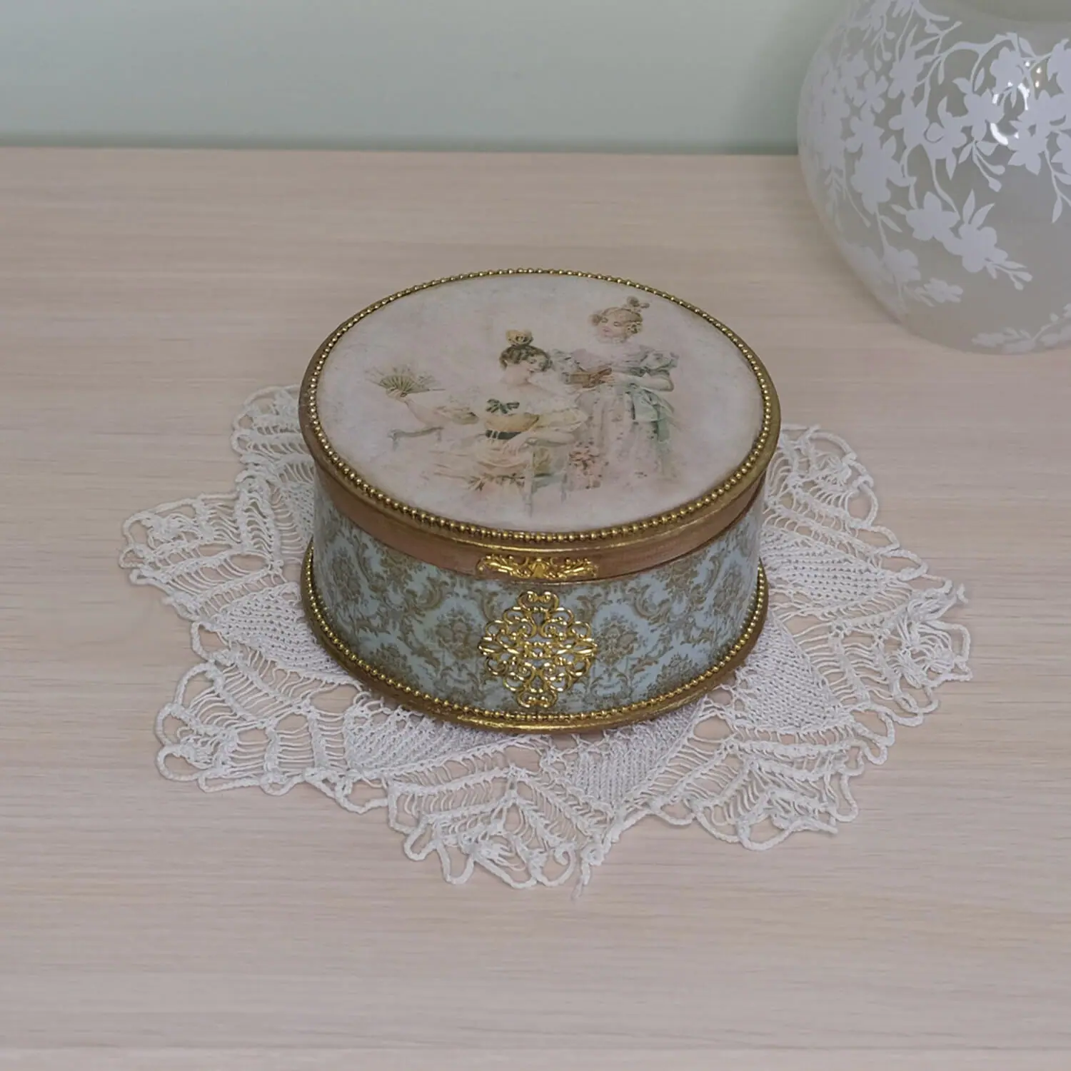 Handmade wooden box Victorian style jewelry box silk lined