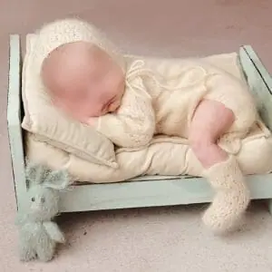 Set with socks, openwork sleeves, cap, size newborn