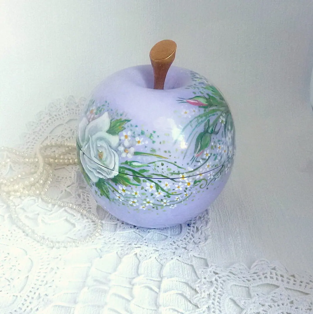 lilac gift box . apple shaped jewelry box . delicate roses painted by hand 11.jpg